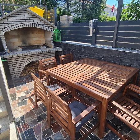 דראמליי Apartments Blazevic, Heated Pool&Jacuzzi מראה חיצוני תמונה