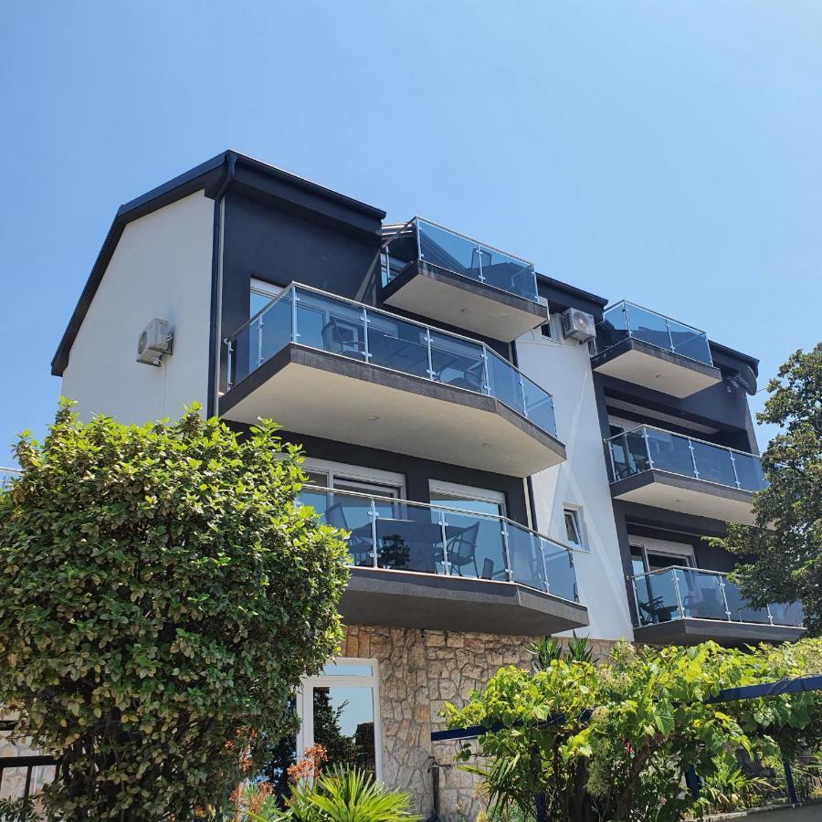 דראמליי Apartments Blazevic, Heated Pool&Jacuzzi מראה חיצוני תמונה