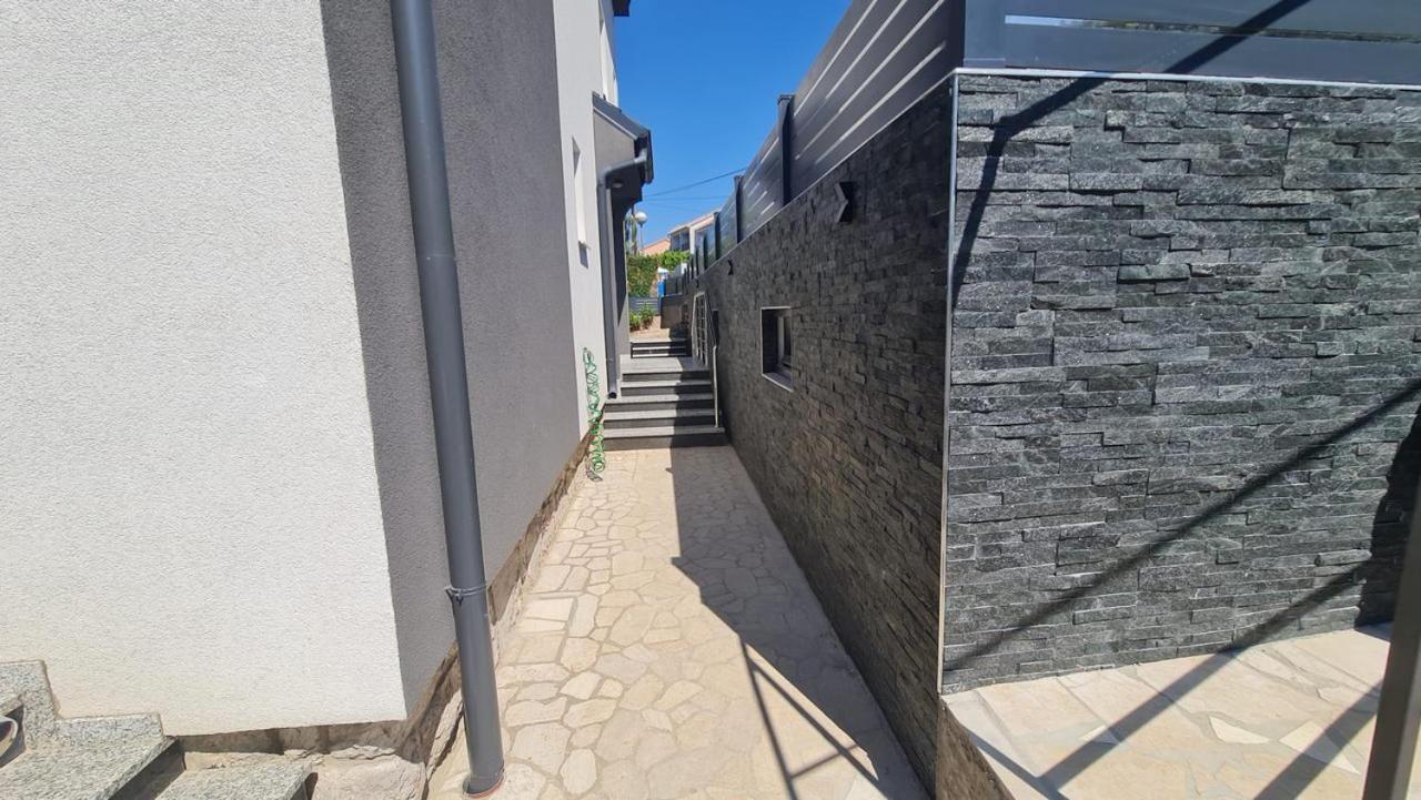 דראמליי Apartments Blazevic, Heated Pool&Jacuzzi מראה חיצוני תמונה
