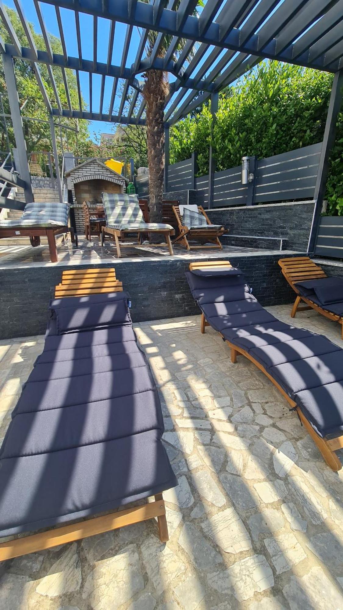 דראמליי Apartments Blazevic, Heated Pool&Jacuzzi מראה חיצוני תמונה