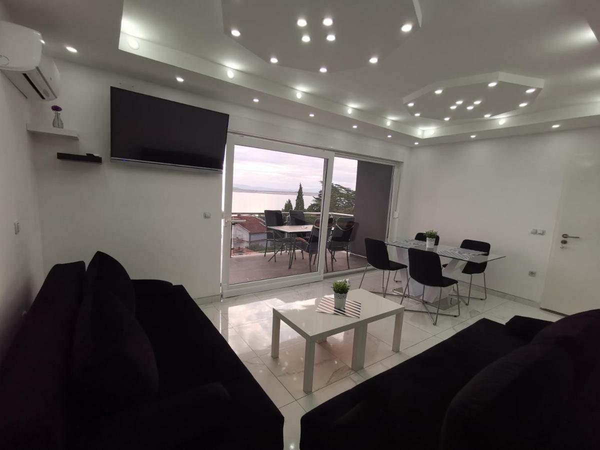 דראמליי Apartments Blazevic, Heated Pool&Jacuzzi מראה חיצוני תמונה